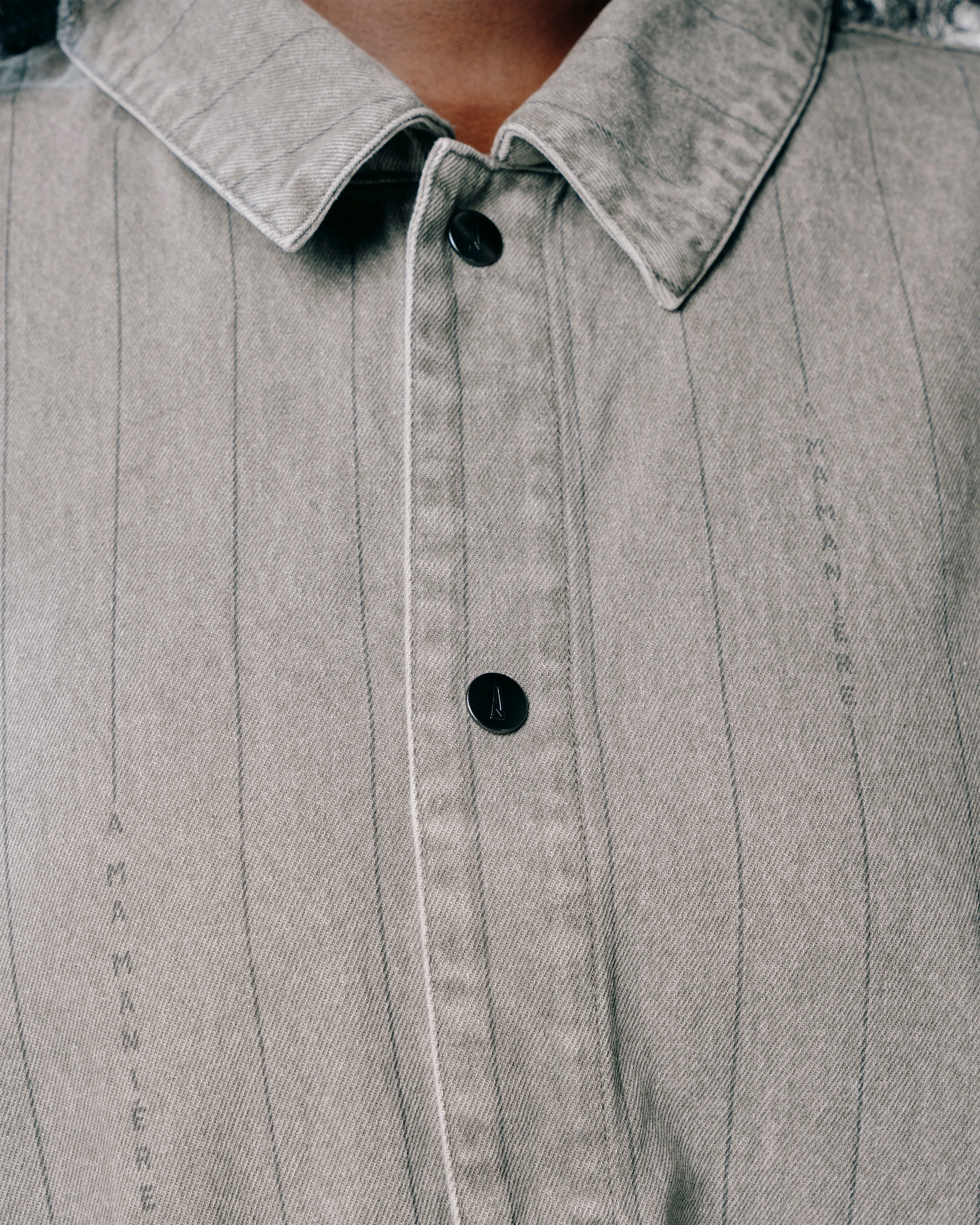 VESTE A MA MANÍERE Vêtements	COLLECTION W.Y.W.S.