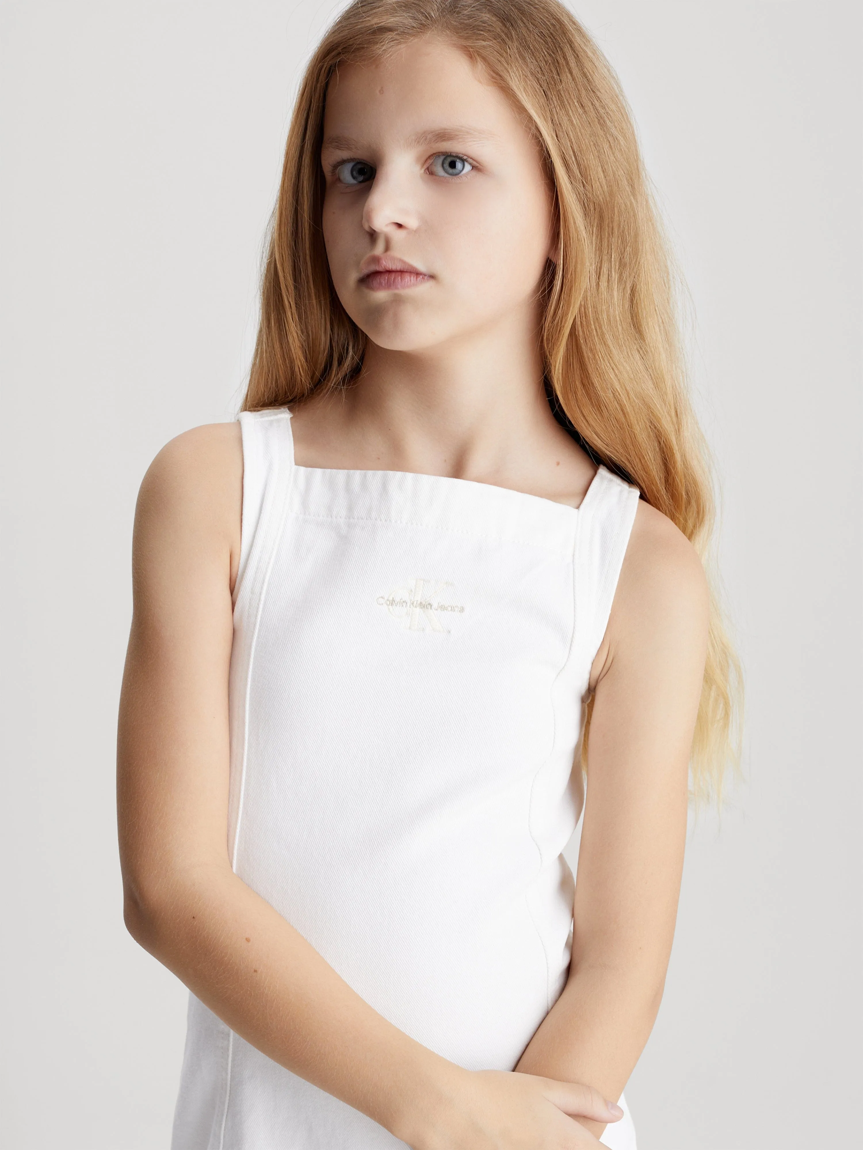 Robe en jean à boutons Calvin Klein pour filles en ivoire