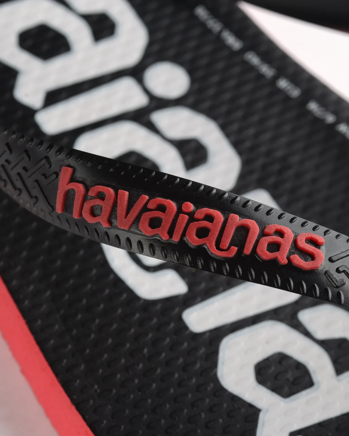 Havaianas Tong Logomania 2 en Rouge Rubis