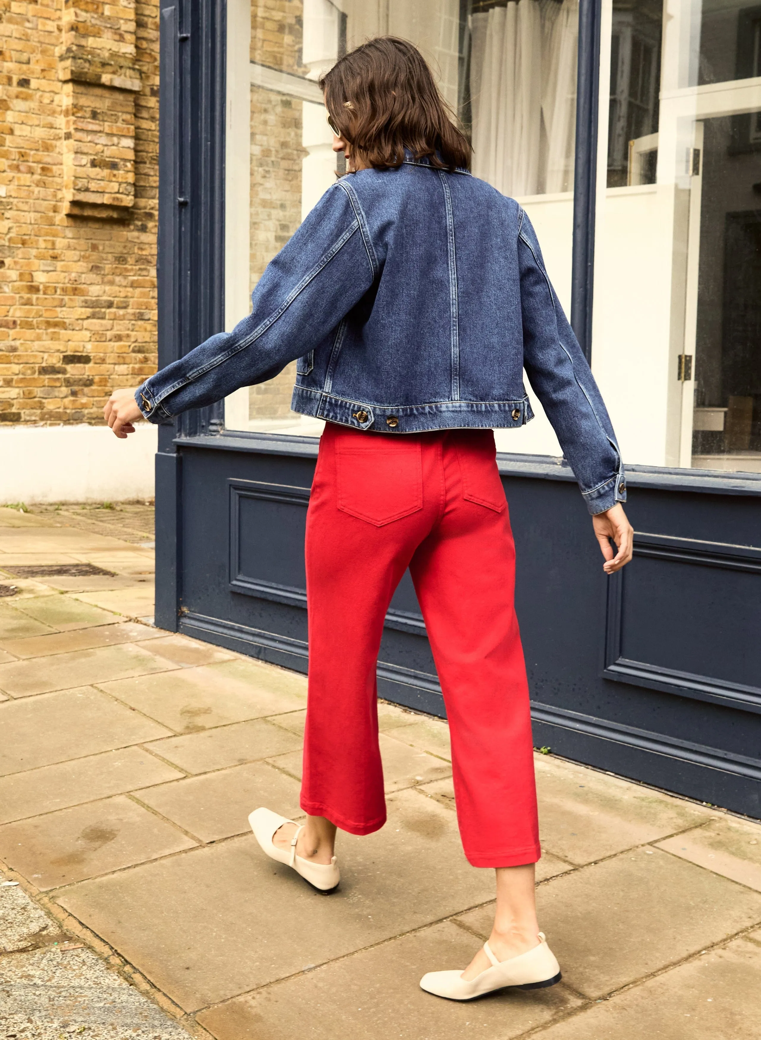 Jena Jean large coupe ajustée en coton biologique extensible | Rouge cramoisi