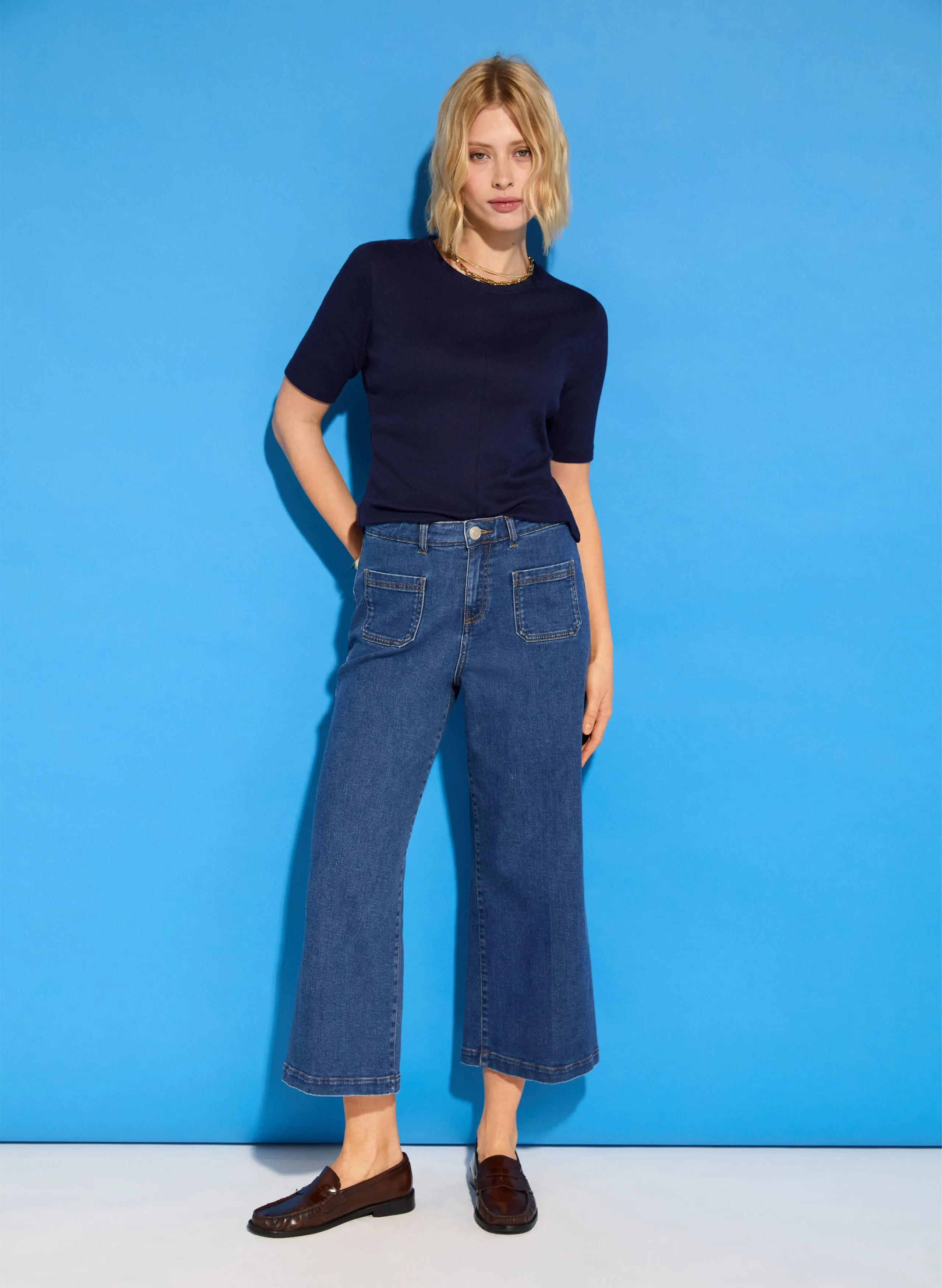 Jena Jean large coupe courte en coton bio extensible | Indigo délavé