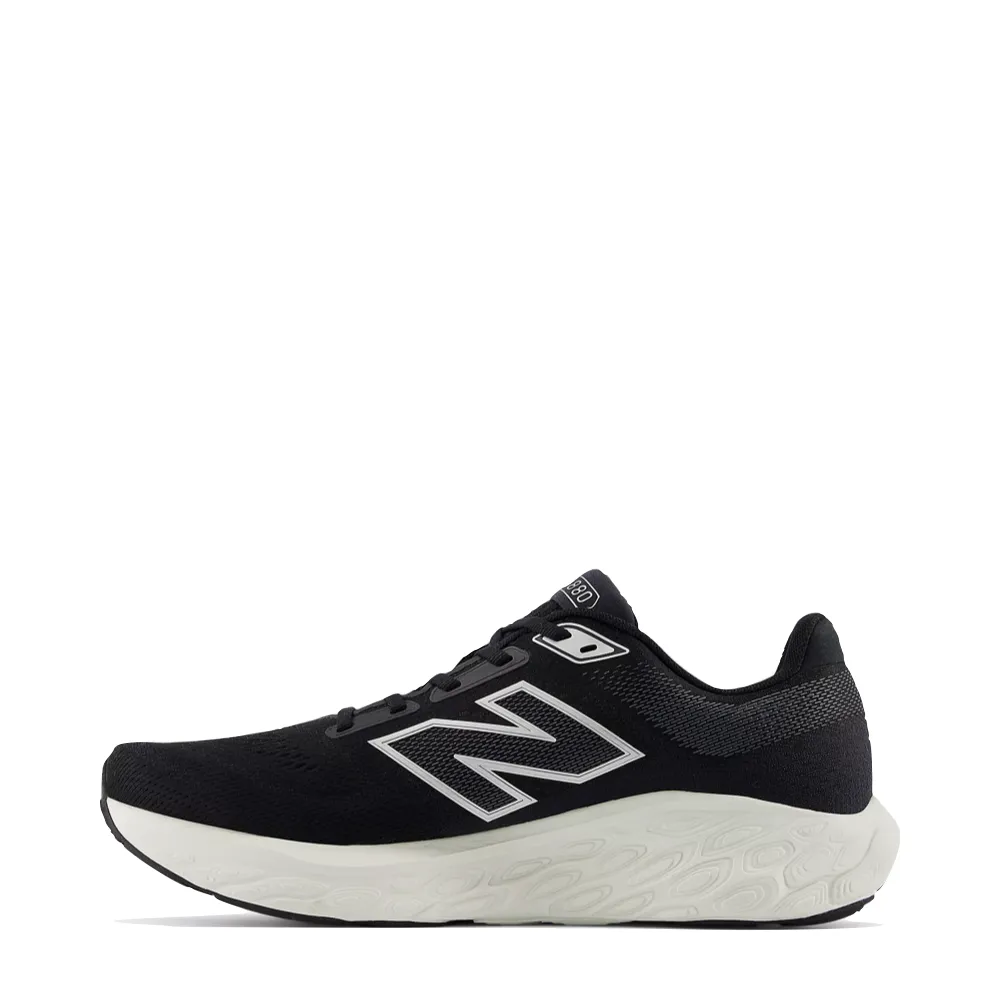 New Balance Hommes Fresh Foam X 880v14 en Noir avec Sel de Mer et Métallisé Argent