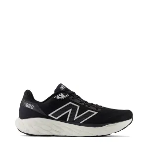 New Balance Hommes Fresh Foam X 880v14 en Noir avec Sel de Mer et Métallisé Argent