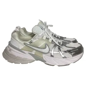 Chaussures de course Nike V2K en maille synthétique blanche