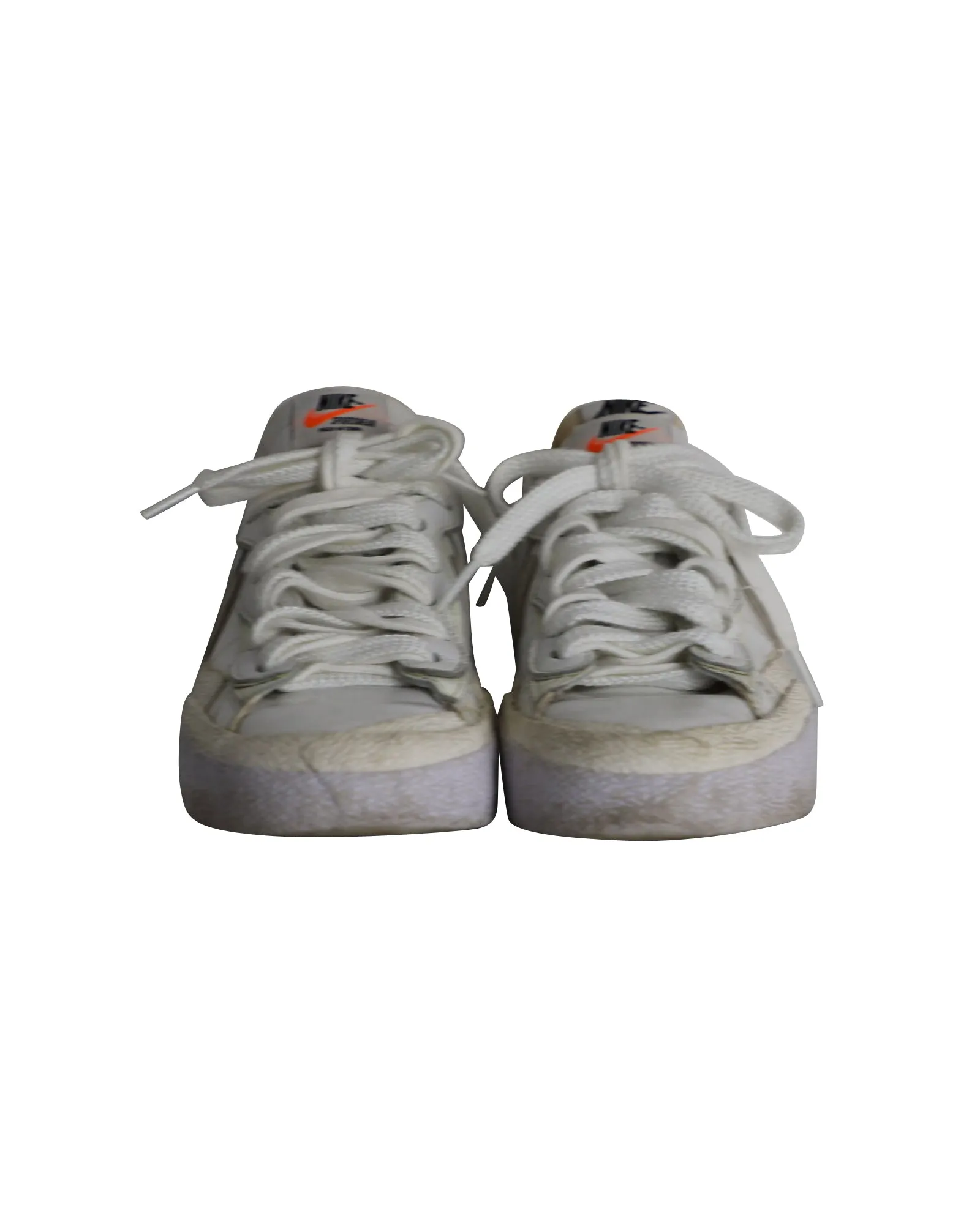 Nike x Sacai Blazer Low Sneakers en cuir verni blanc
