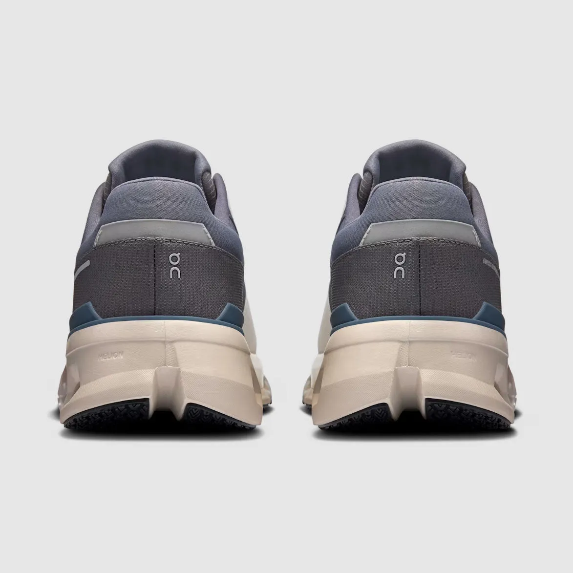 Sur les chaussures imperméables Men's Cloudrunner 2 - Loup / Poussière sur vêtements Cloud