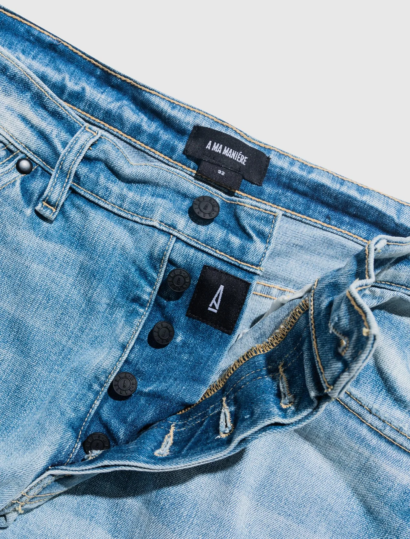 Vêtements en DENIM à ourlet brut A MA MANIÉRE