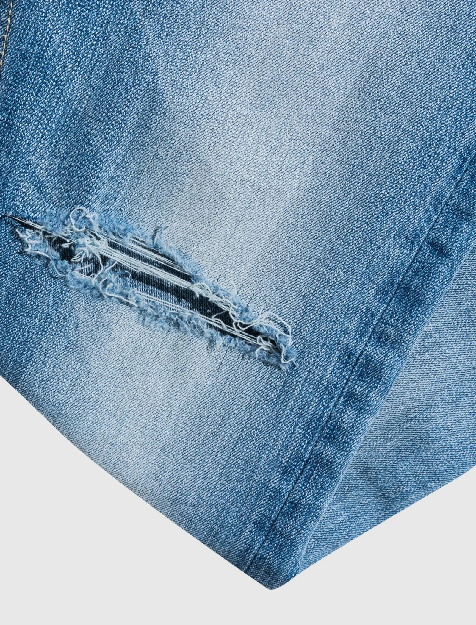 Vêtements en DENIM à ourlet brut A MA MANIÉRE