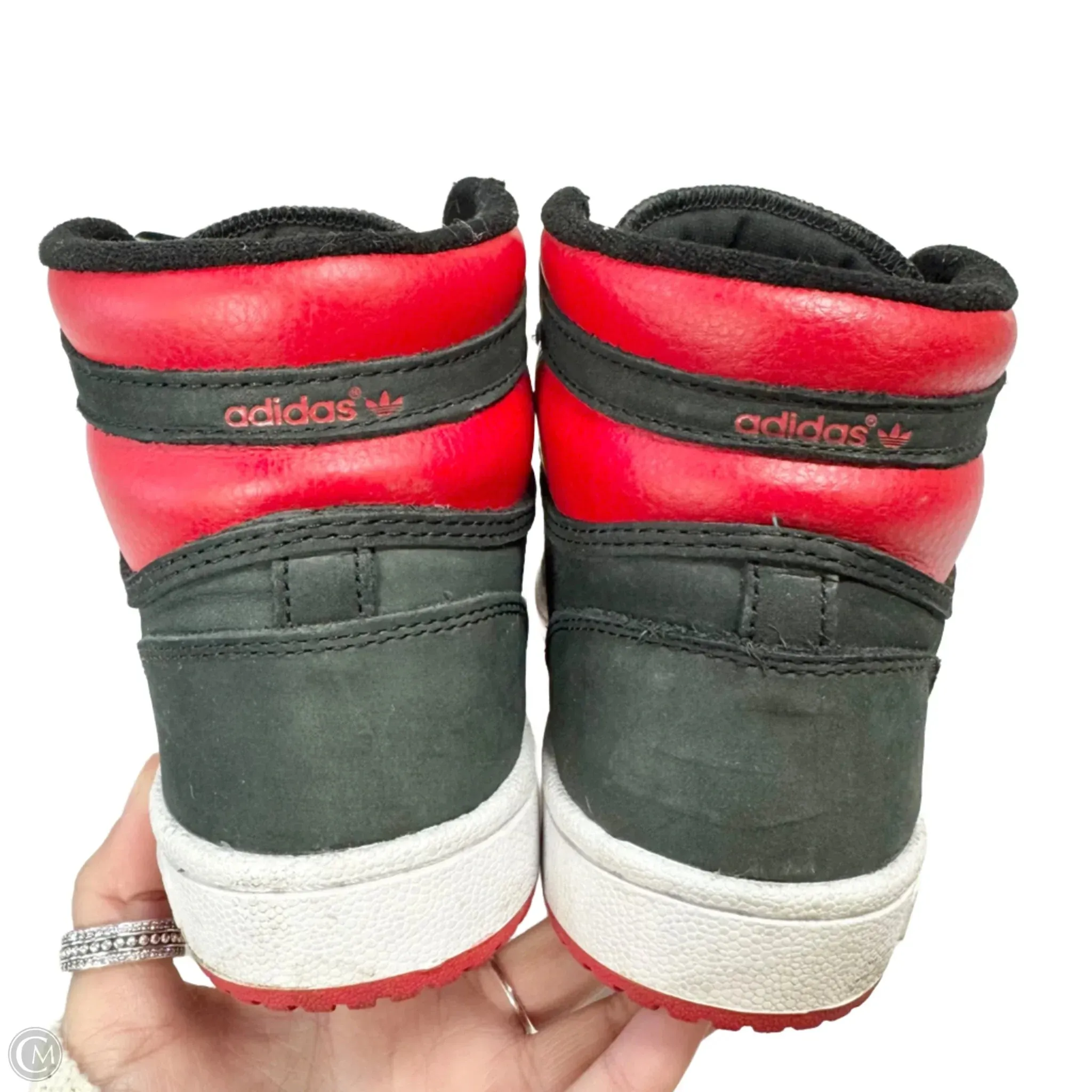 Chaussures Sneakers par Adidas en Noir & Rouge, Taille : 7