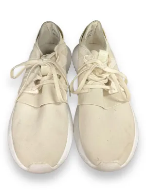 Chaussures Sneakers par Adidas en ivoire, Taille : 6