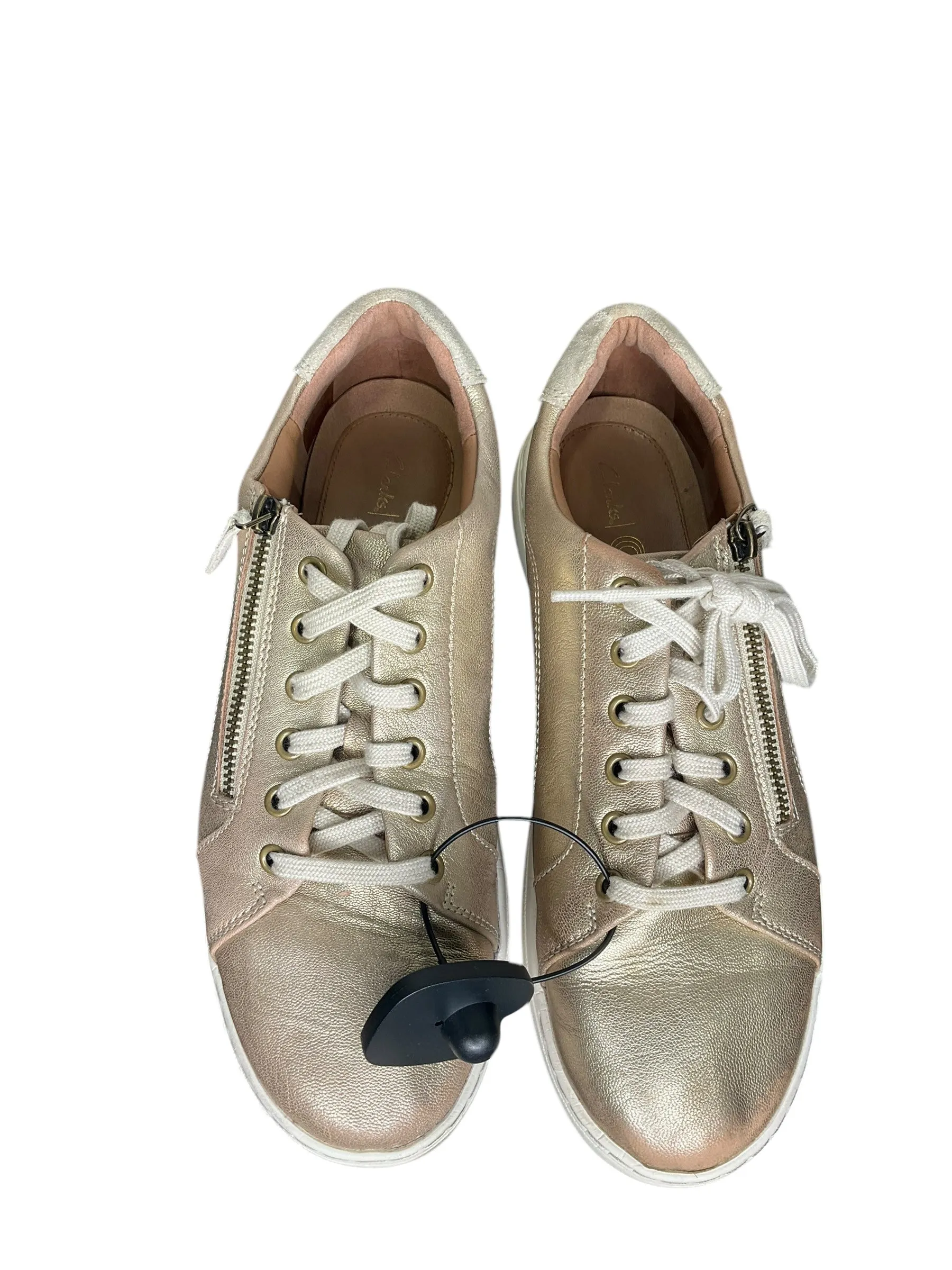 Chaussures Sneakers par Clarks en or, Taille : 11