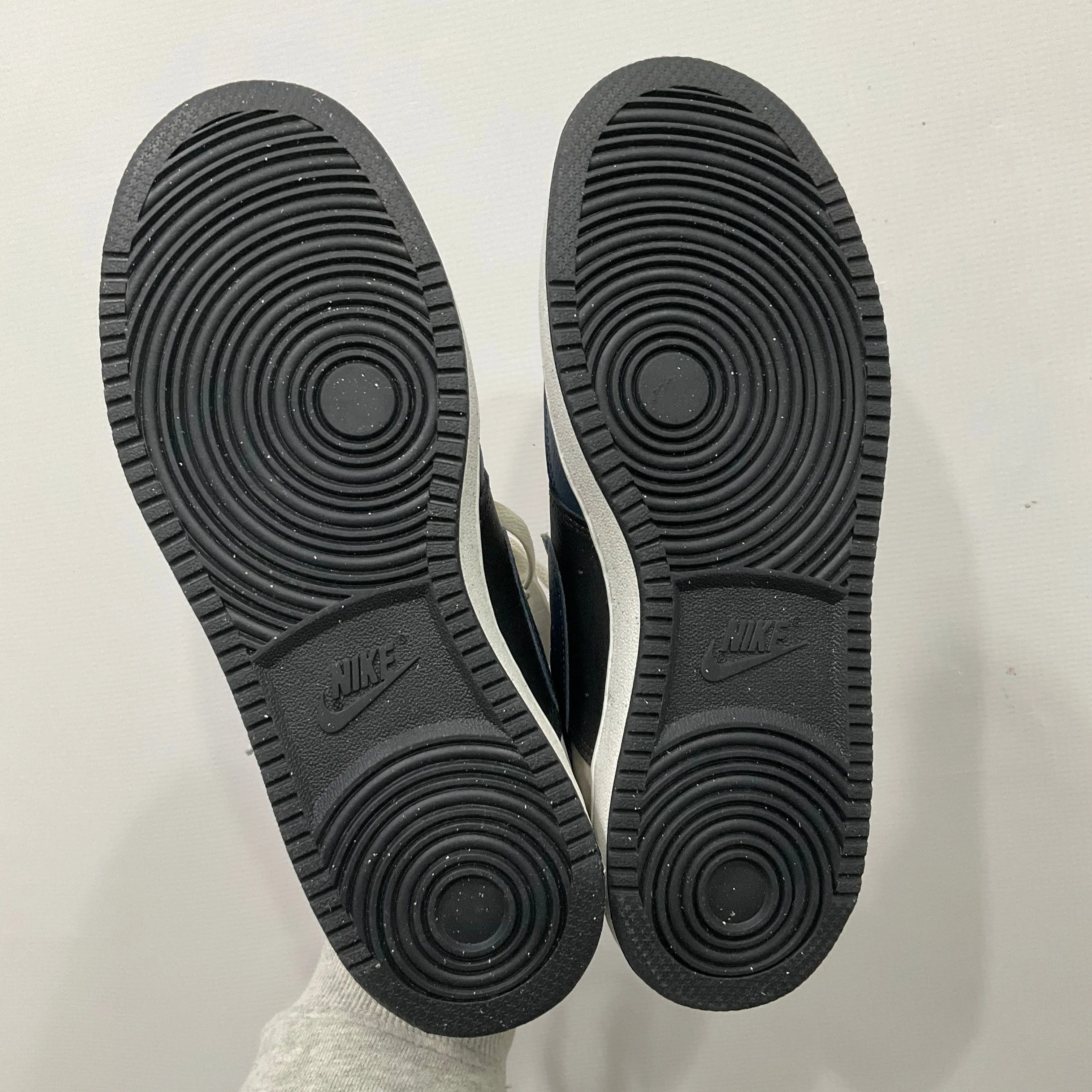 Chaussures Sneakers par Nike en Noir & Bleu, Taille : 8