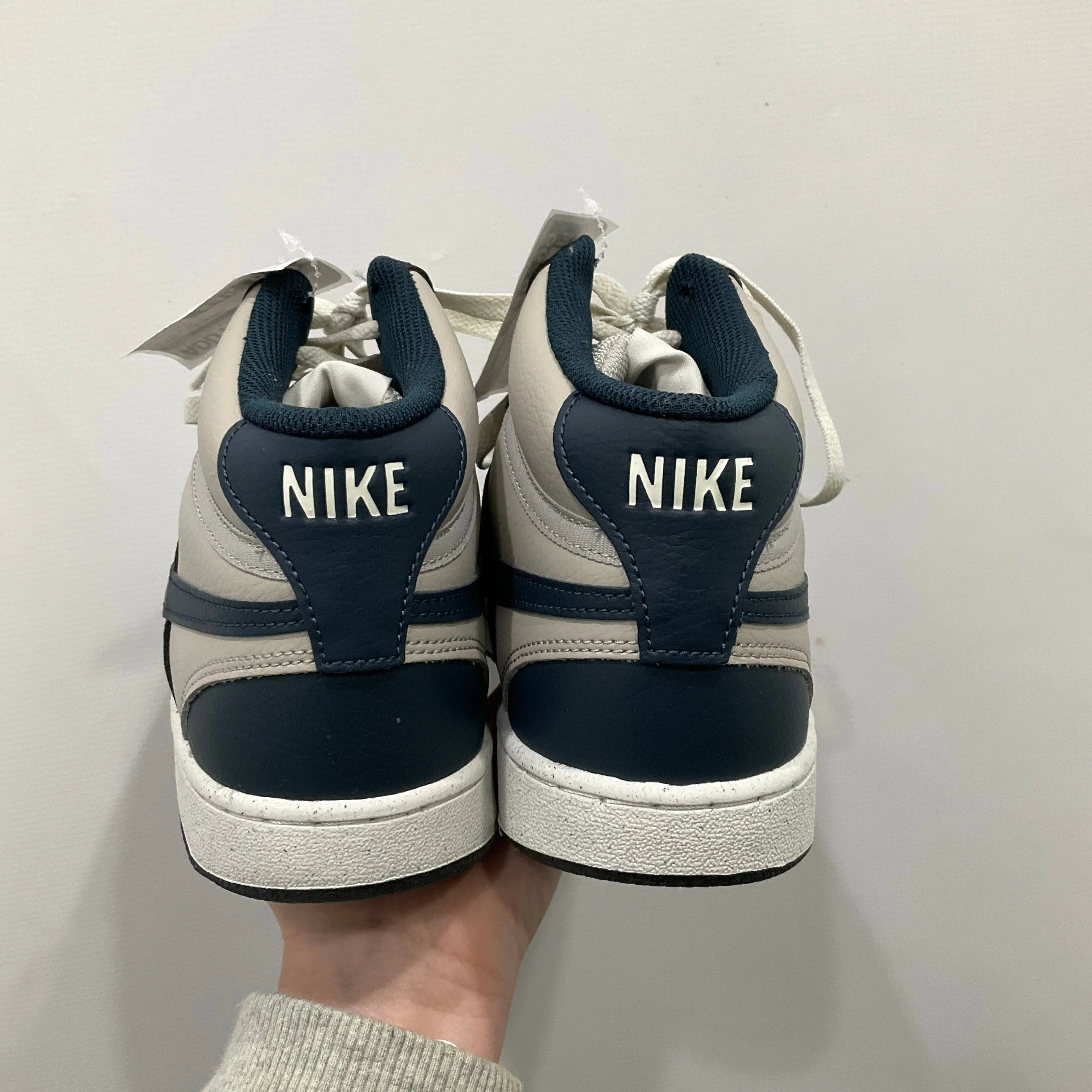 Chaussures Sneakers par Nike en Noir & Bleu, Taille : 8