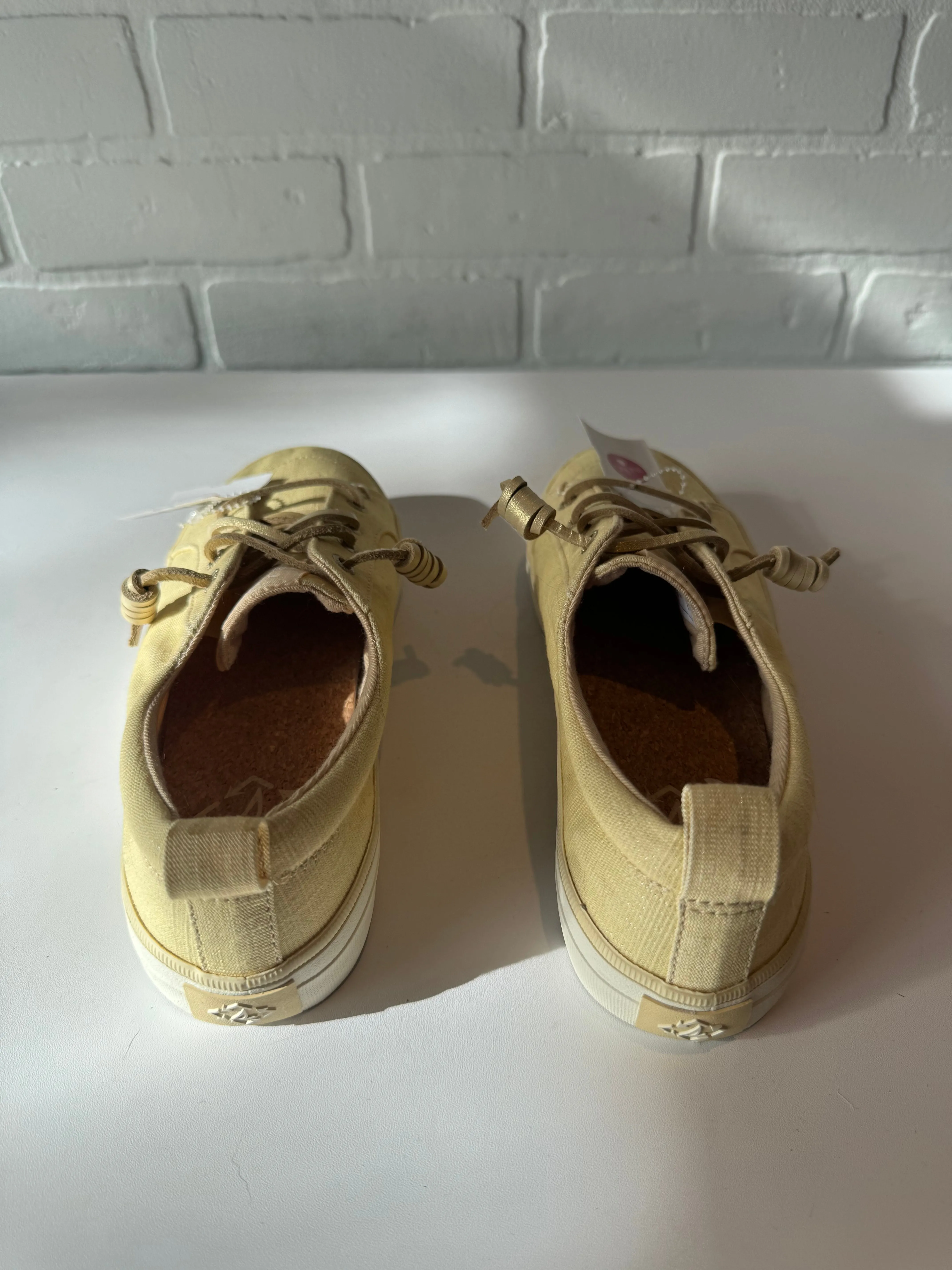 Chaussures Sneakers par Sperry en jaune, Taille : 7
