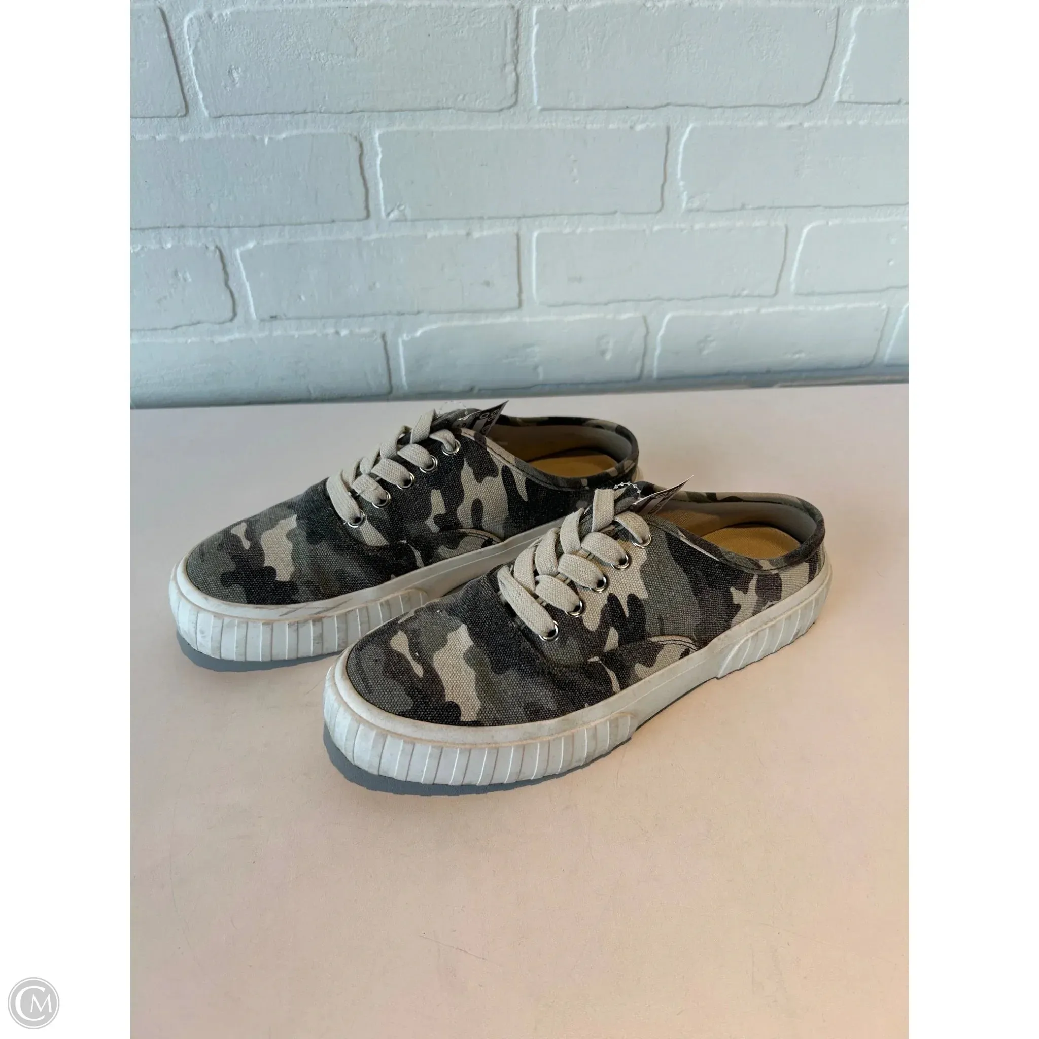 Chaussures Sneakers par Steve Madden en impression camouflage, Taille : 8