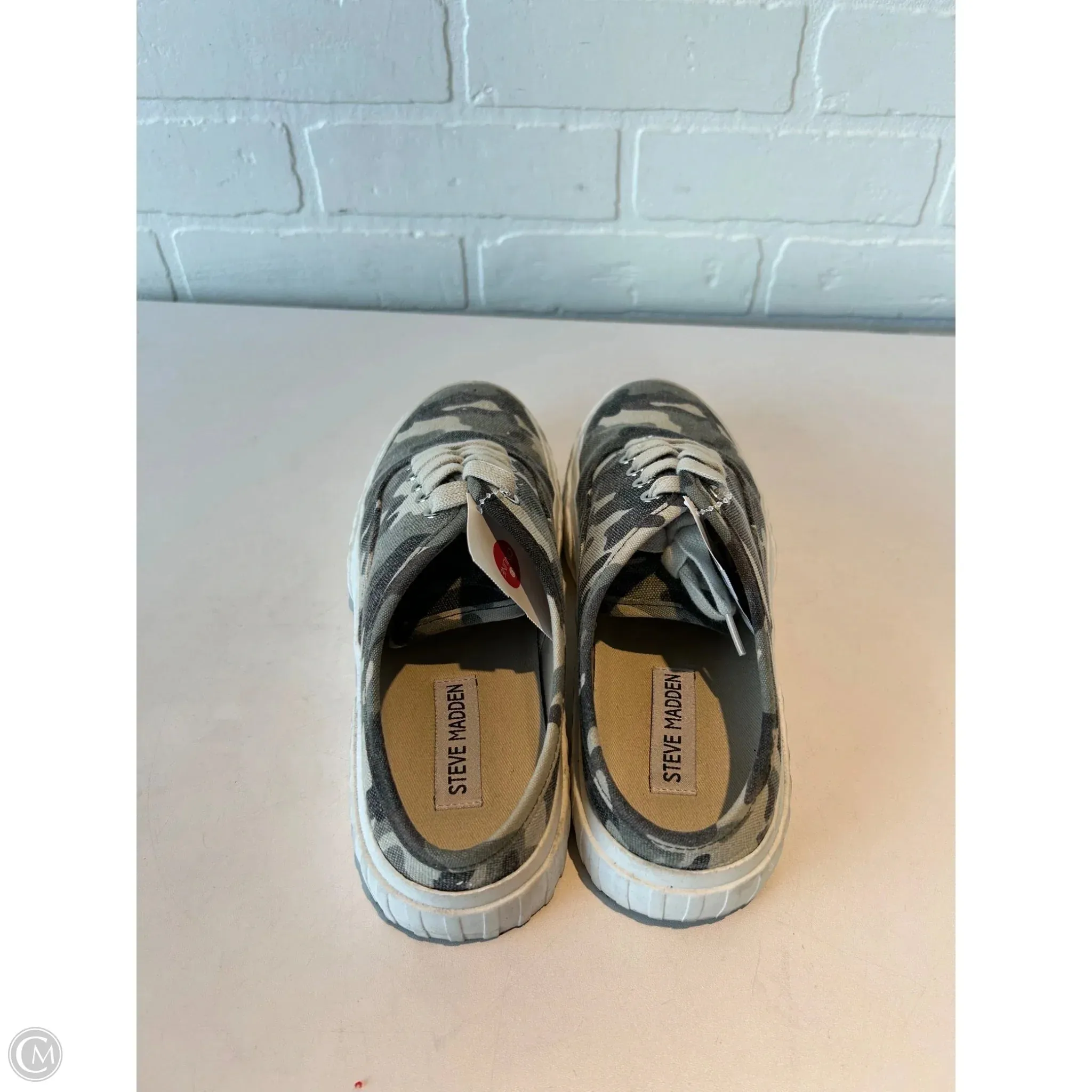 Chaussures Sneakers par Steve Madden en impression camouflage, Taille : 8