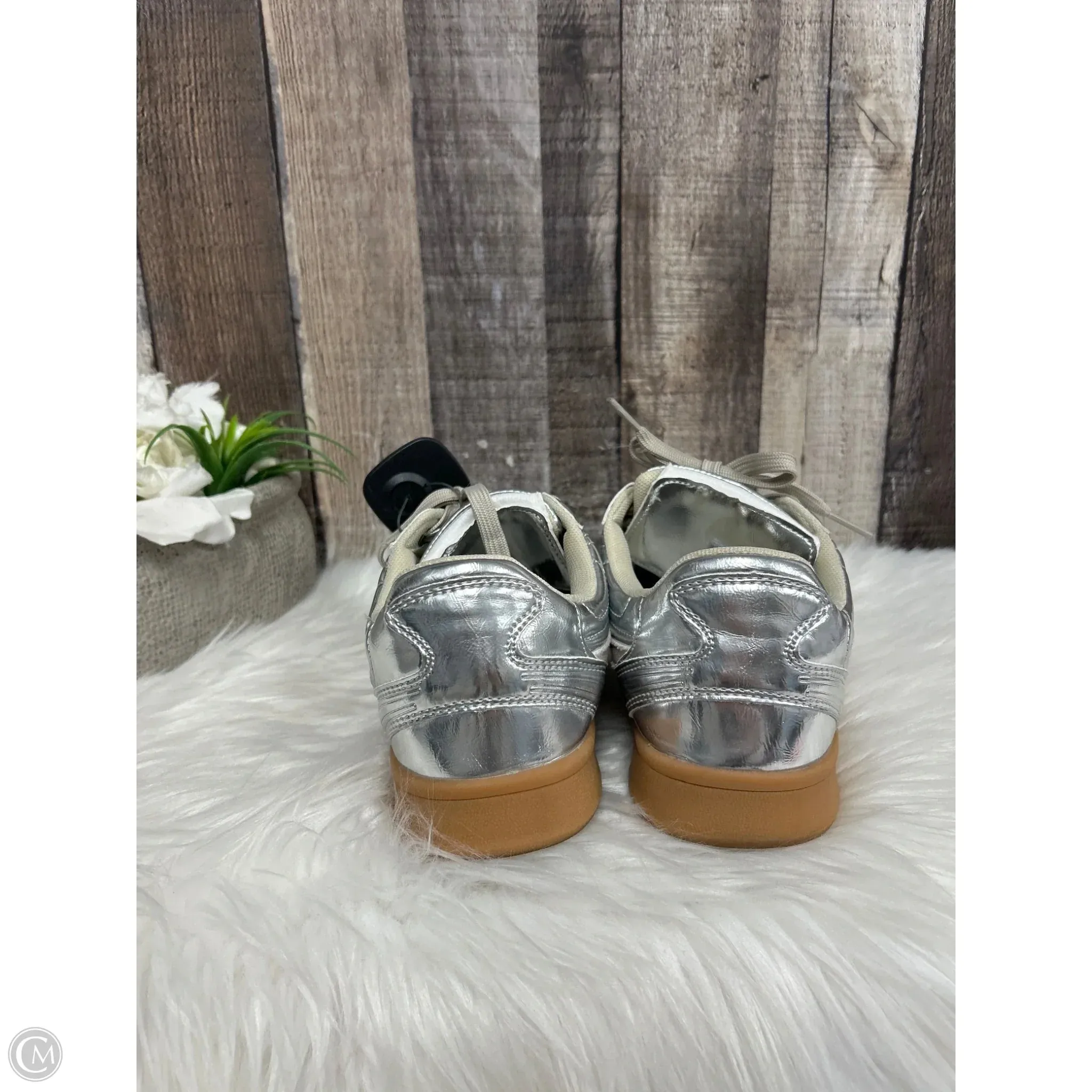 Chaussures Sneakers Par Steve Madden En Argent, Taille : 9