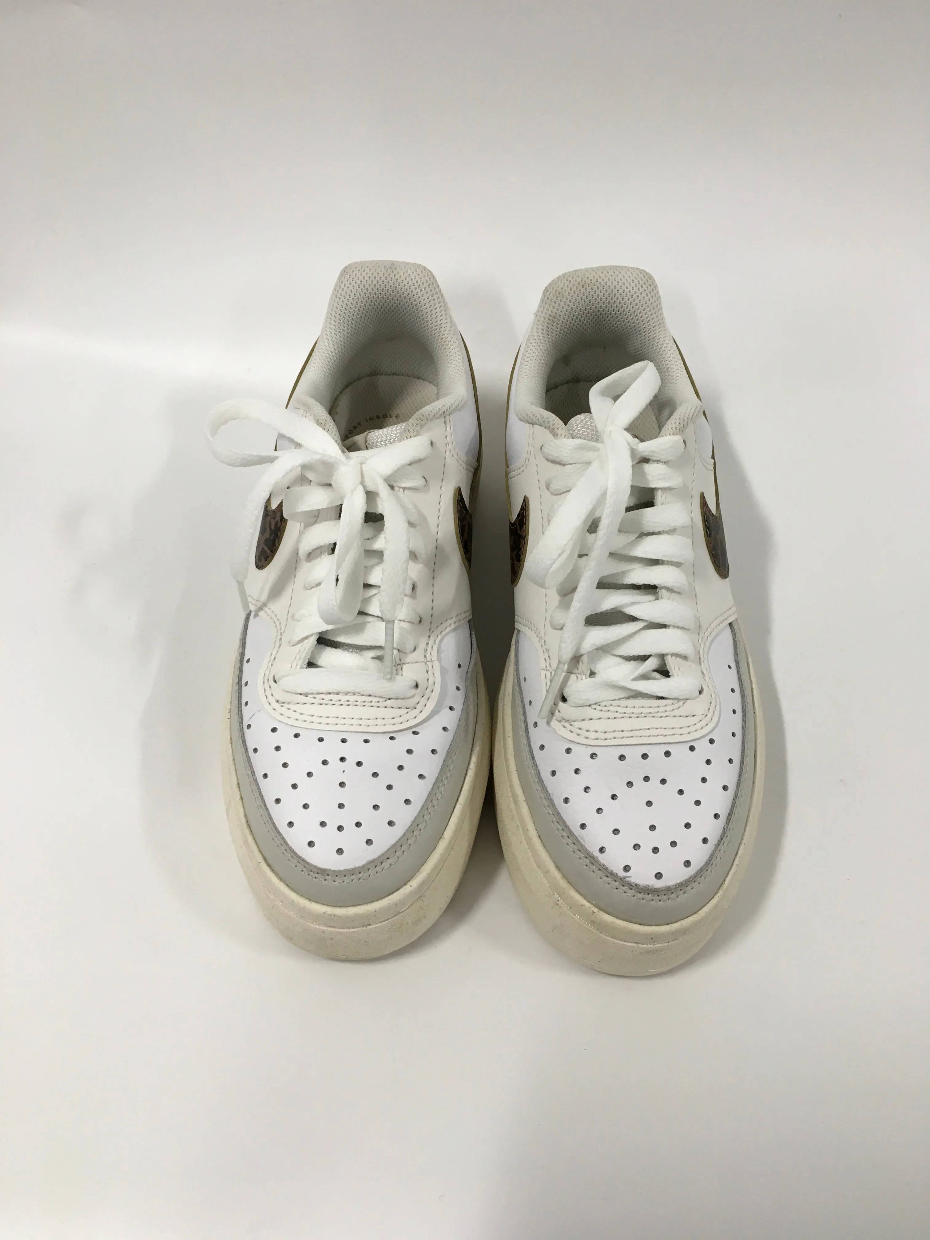 Chaussures Sneakers Plateforme Par Nike En Blanc, Taille : 7