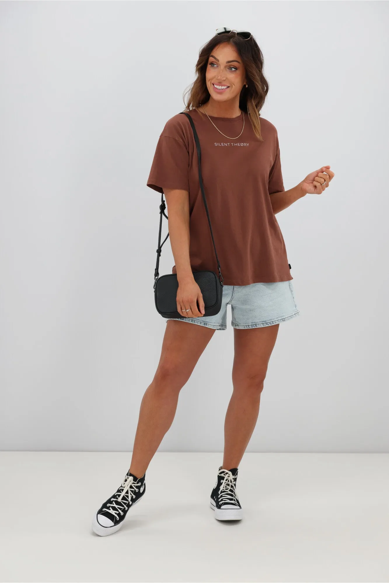 T-shirt Marron avec Logo Silent Theory