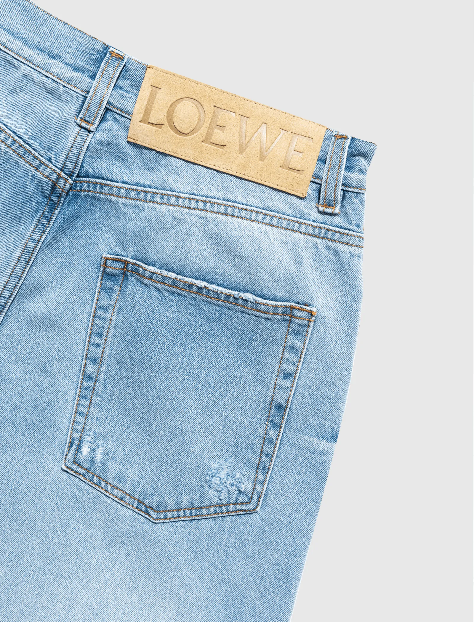 JEAN ÉVASÉ Vêtements	loewe