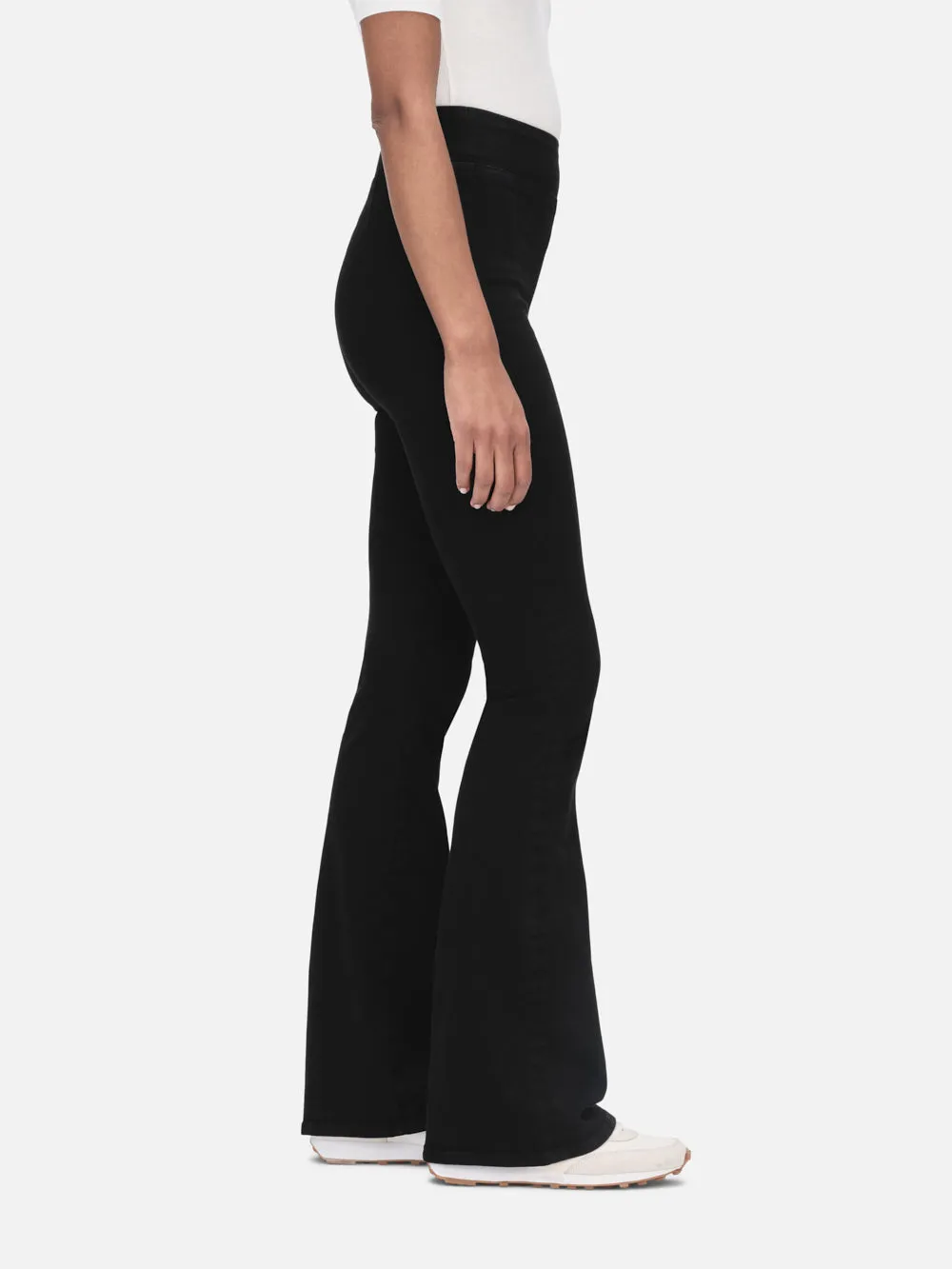 The Jetset Flare -- Noir Brillant