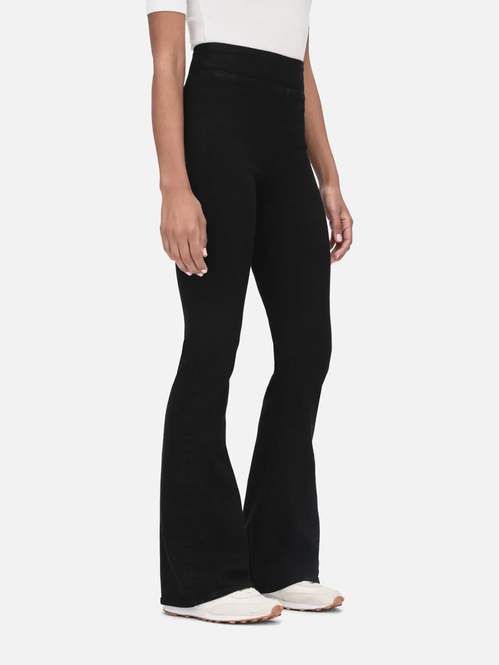 The Jetset Flare -- Noir Brillant