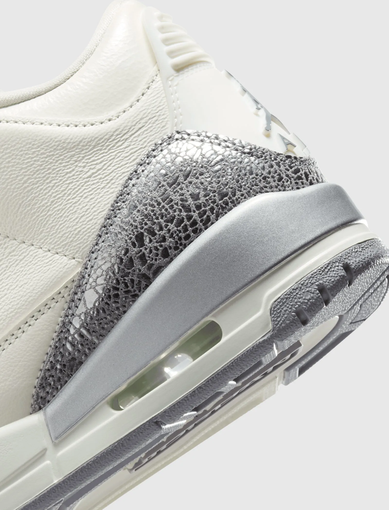 Vêtements WOMEN'S AIR JORDAN 3 RETRO 